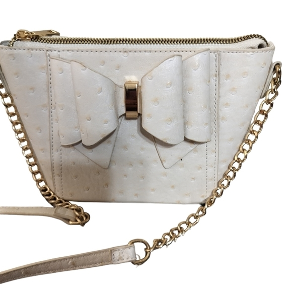 (1392) Crossi New York Bow Accent  Gold Chain Strap Crossbody Handbag - Picture 3 of 10